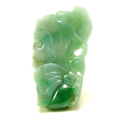 天然ミャンマー翡翠（A）漂陽緑 精工彫刻 蝶 ネックレス（番号A1411）